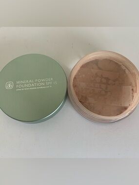 Arbonne mineral powder foundation 2w